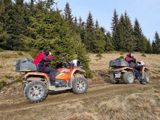 ATV-uri pe traseu montan